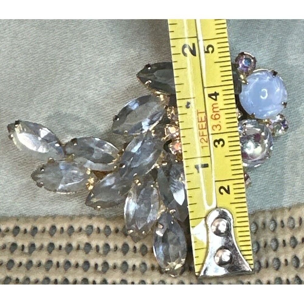 Antique or vintage iridescent aurora borealis flower crystal pin or brooch - Picture 9 of 9